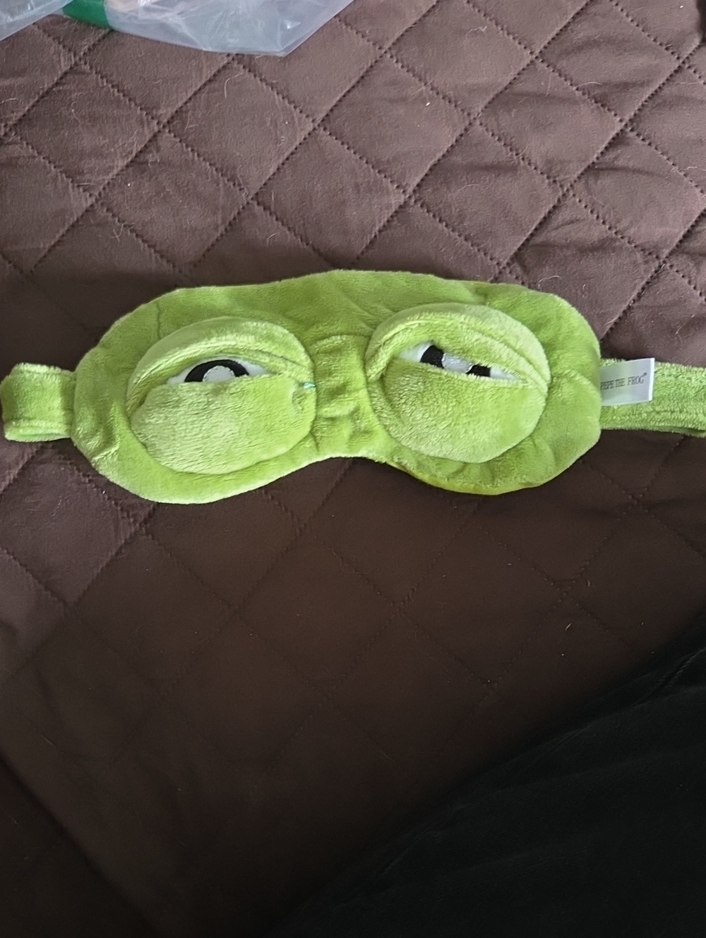 Green Plush Frog Eye Mask✨️5/$30